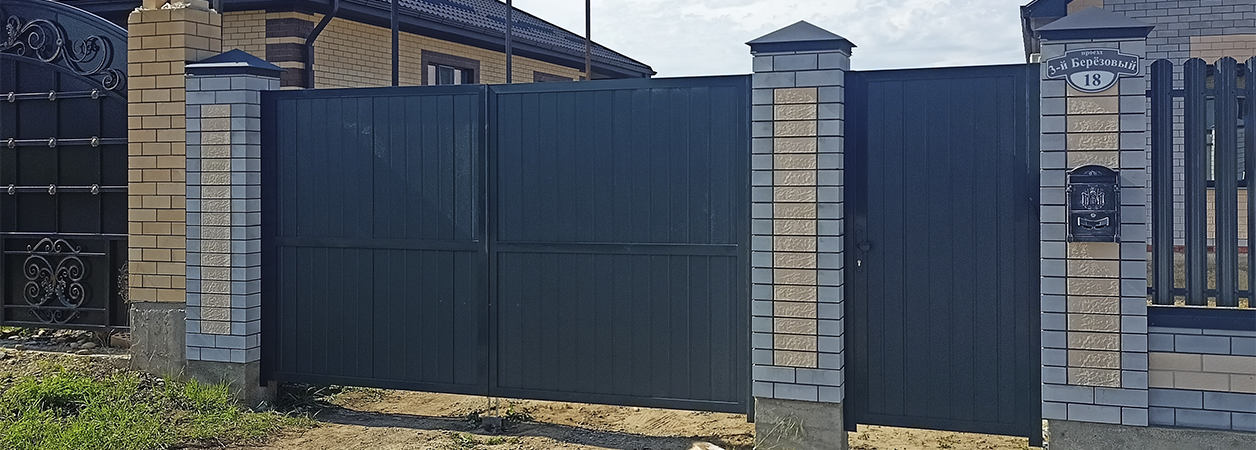 Въездные ворота в Беслане под ключ